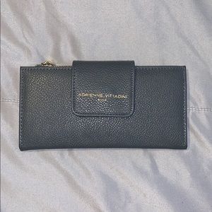 Adrienne Vittadini wallet